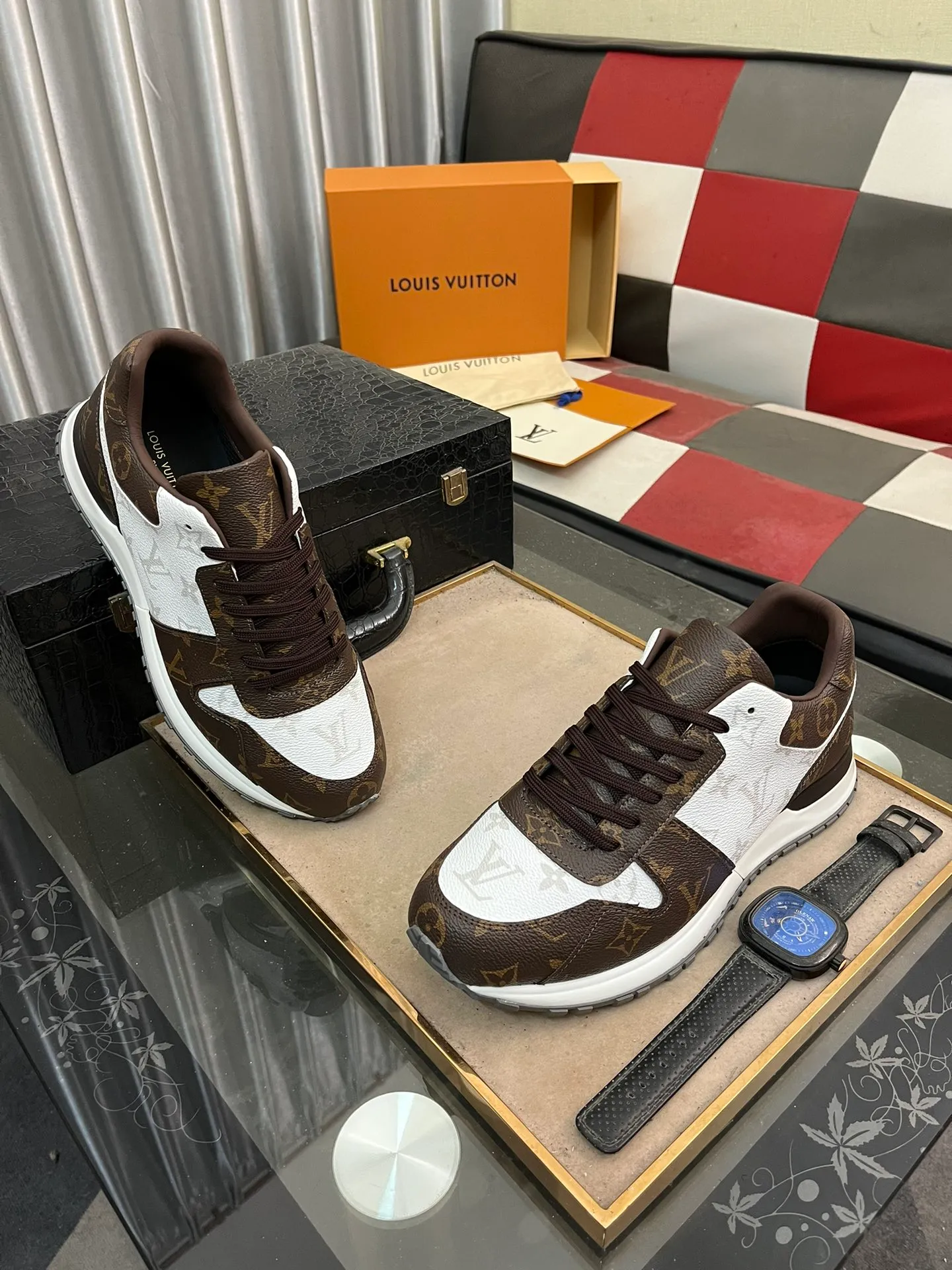 Men's shoes 💰540⌚️⌚️LV Louis Vuitton. The latest fashionable casual shoes are popular in physical stores. New spring and summer comfortable imported custom original cowhide, unique jacquard fabric element design. With sheepskin lining, Lv original base, [sun][sun] high-end packaging and high quality💪Details determine quality, code number 38-44